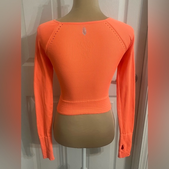 Free People FP Movement Cut It Out Long-Sleeve Size M/L - Picture 10 of 15